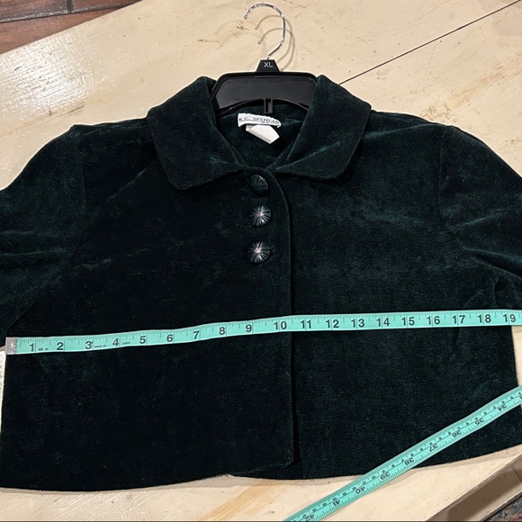 Elegant Dark Green Cropped Blazer - Picture 5 of 9